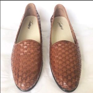 Trotters Liz Loafer Light Tan Size 8.5